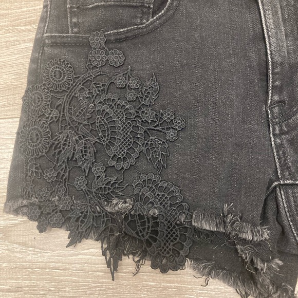 American Eagle Black Lace Floral Super Stretch Hi-Rise Shortie - Picture 3 of 7